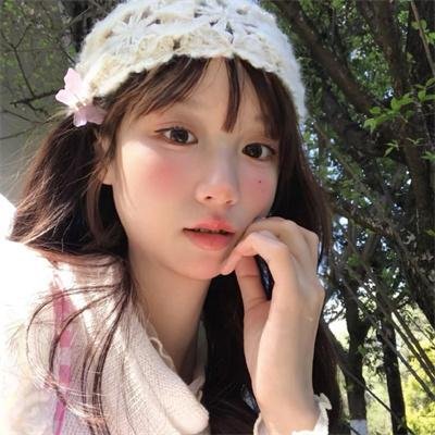 红鞋男子